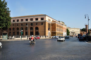 The street of Via Luigi Petroselli
