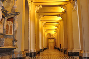Spacious corridors of the Archbasilica