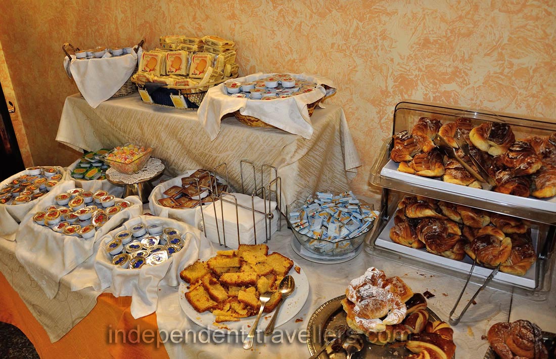 Buns and jams are in the dining room in the Madison hotel