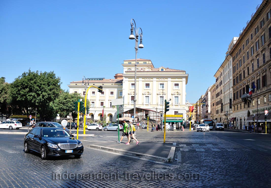 Palazzo Montemartini is a 5-star hotel, it is located close to the Roma Termini railway station