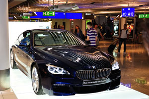 “Das neue BMW 6er Coupe” automobile is located near the Gate A13 in the FRA airport