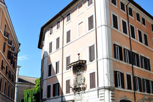 The shop of Andreano is on the square of Piazza di Tor Sanguigna
