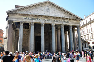 The facade of the Pantheon