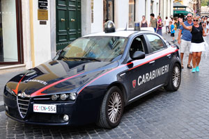 Carabinieri Alfa Romeo 159 “CC CN 554” is on Piazza di Spagna