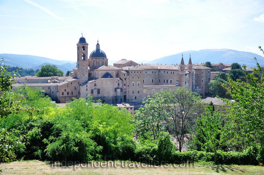 An awesome view of ancient castles and churches opens from Albornoz Fortress