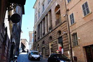 The building #15 is on Via Giuseppe Mazzini street