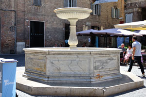 This fountain is found on Piazza della Repubblica