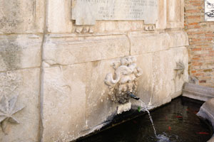 This public water tap is located on Via Donato Bramante street