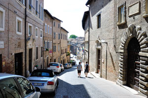 Via Raffaello Sanzio street