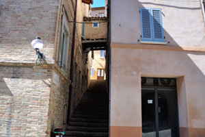 The building #8 is on Via Raffaello Sanzio street