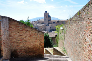 The historic center of the city as seen from Via dei Maceri street