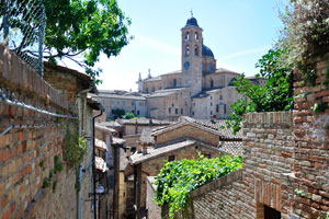 This city retains much of its picturesque medieval aspect
