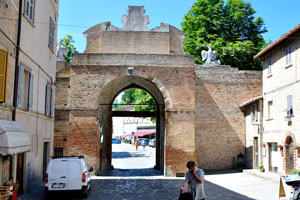 This arch leads to Piazza del Mercatale