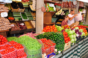 Sale of vegetables on the Rialto market