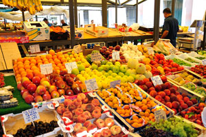 Rialto market is created just for the tourists, the local people buy fruits in the other cheaper places