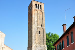 We are close to the starting point “A” of our walking tour which begins from Murano island