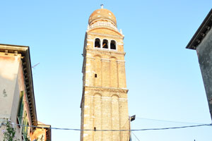 The bell tower of the Madonna dell'Orto church has a square shape with pilasters strips on the sides