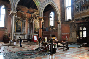 The beginning of nave which you may see immediately after the narthex of Santo Stefano church