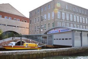Medical Urgent Care hospital is located close to the Ospedale vaporetto station