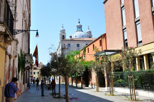 The Rio Terra Foscarini street in the Dorsoduro district