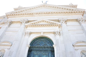 The facade of the church of Il Redentore, this is the point “H” of our walking tour