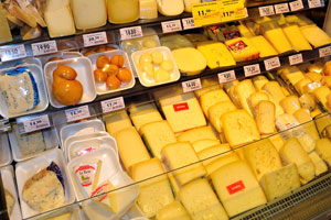 Hard cheeses in the Conad grocery are in the price range from €9.80 to €20.70 per kg in July 2015