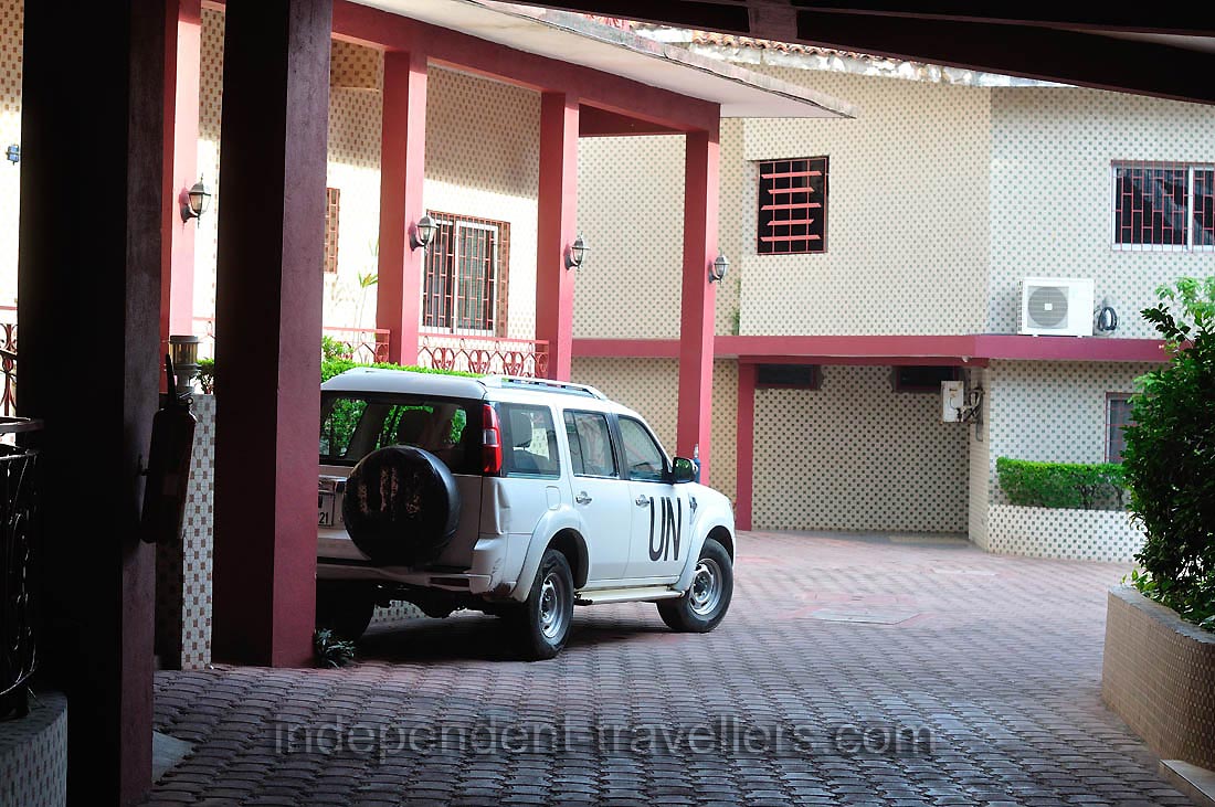 UN jeep is in the Hotel Nouvelle Pergola