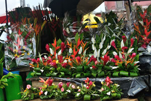 Street flowers for sale are in Cocody