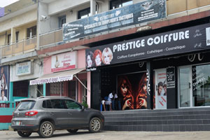 Prestige Coiffure hair salon is located on the street of L 160 in Cocody
