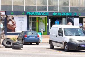 This “Pharmacie de la zone 3” is located on the street of Rue du Chevalier de Clieu