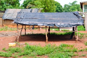A small building is located somewhere at the road between Yamoussoukro and Korhogo
