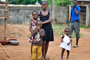 These cute children belong to the family of vendor which sells roasted fish opposite the hotel Nella