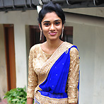 A beautiful Sri Lankan girl