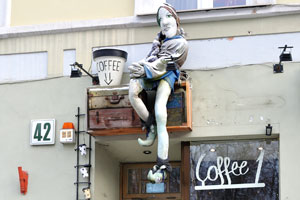 “Coffee 1” coffee shop is decorated with a funny outdoor design