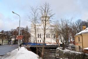 The Cathedral of the Theotokos is surrounded by Maironio street from the one side and by the Vilnia river from the other