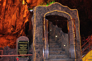 The most impressive cave by far, is the Ramayana cave