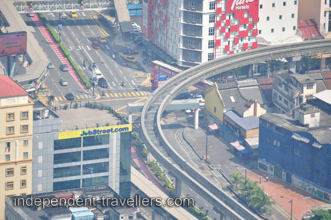 Steep turn of the KL Monorail