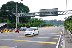This road bridge lies above Jalan Damansara and located next to KL Sentral