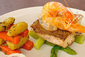 Food that looks too good to eat: deliciously designed fish, prawns and vegetables at Grill Seafood Corner