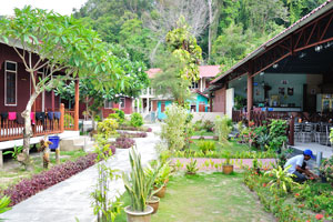 Beautiful landscape design decorates the Flora Bay Resort cottages