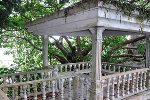 Each pedestrian bridge has its own gazebo. This gazebo looks excellent and suits for the rest