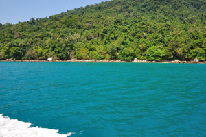 While we drove along the Perhentian Kecil island we realized that the color of water was stunning
