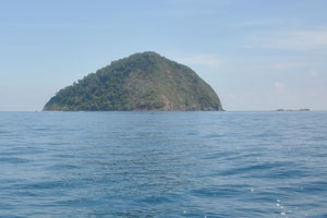 View of the Susu Dara Besar and Tokong Burung islands from the Serengeh island