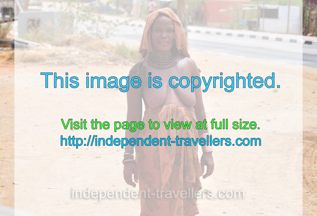 I managed to photograph this Himba woman when the police stopped our car because of the escort of the President of Namibia