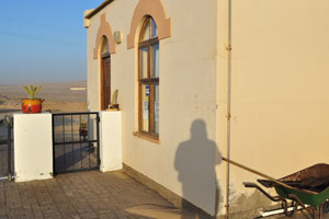 This is the entrance to Kolmanskop, which we passed by at 5pm without any tickets