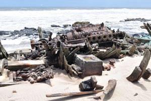 This shipwreck at the South West Seal viewpoint has the following geo coordinates: -21.082899, 13.556714