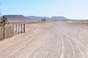 C39 road as seen from Springbokwasser Gate