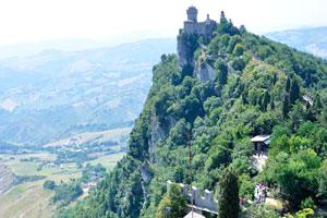 The Cesta fortress is located on the highest of Monte Titano's summits