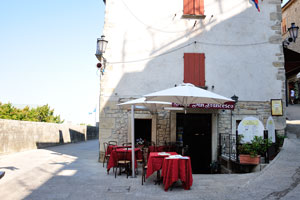 The restaurant of Buca San Francesco