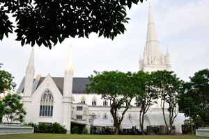Saint Andrew's Cathedral is found on the way from Fort Canning Park to City Hall MRT Interchange
